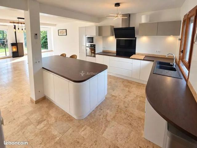 Pavillon 7 pièces 207 m²