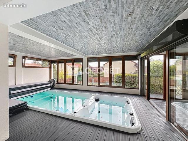 Pavillon 8 pièces 153 m²