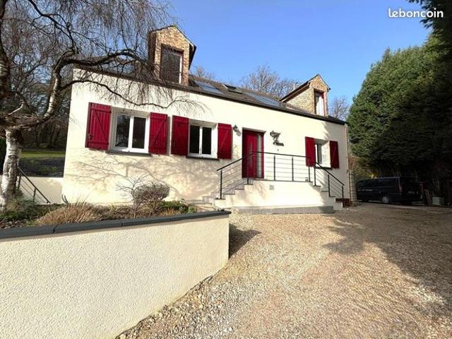 Pavillon 10 pièces 245 m²