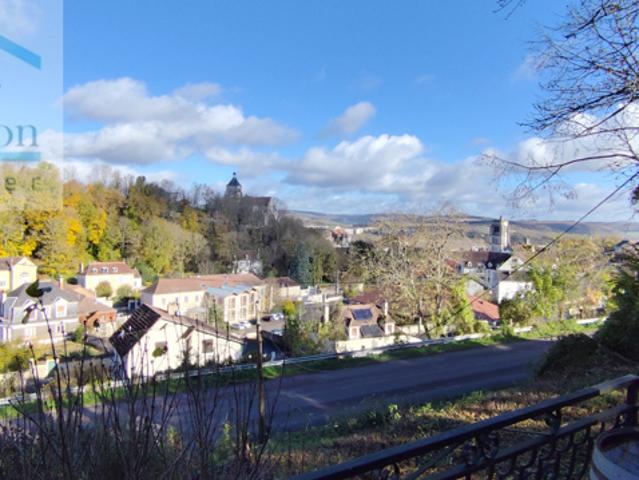 Pavillon T4 93m2 sur les hauteurs de TONNERRE, belle vue, ca