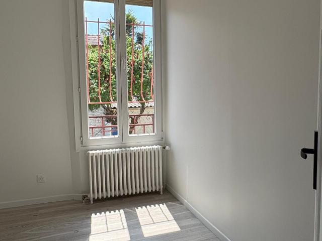 PAVILLON T4 LE BLANC MESNIL
