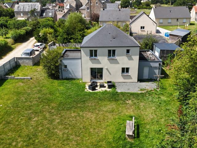 Pavillon contemporain à la campagne