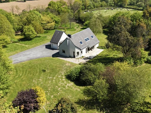 PAVILLON CONTEMPORAIN DE MAITRE D'OEUVRE AU MILIEU DE LA NATURE