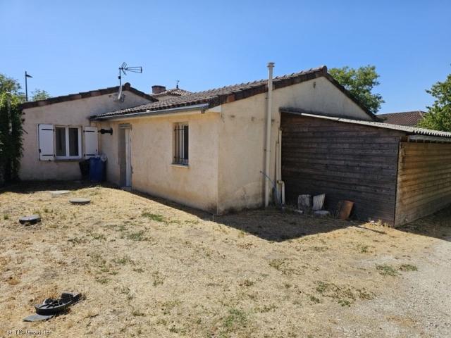 Pavillon de 3 Chambres avec Garage 8km de Ruffec 114m² Ruffec