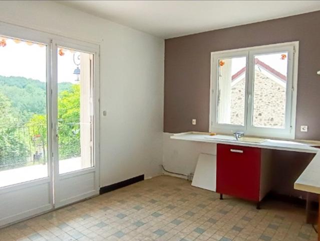 Pavillon de maçon élevé sur sous sol total