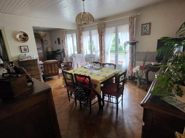 PAVILLON DE PLAIN PIED EN VIAGER