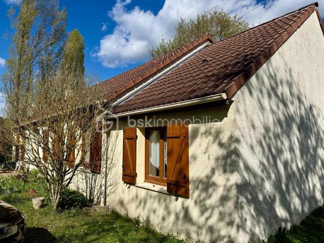 Pavillon familial 123 m², 4 chambres, terrain clos et arboré