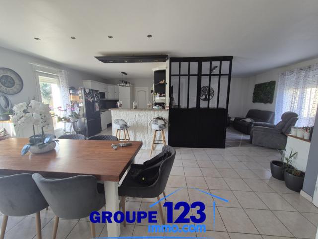 Pavillon de plain pied 5 chambres Terrain 1 443 m2 Fibr
