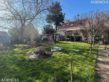 Pavillon Idealement Situe Avec De Beaux Volumes Et De Nombre. 157m² Pontault Combault