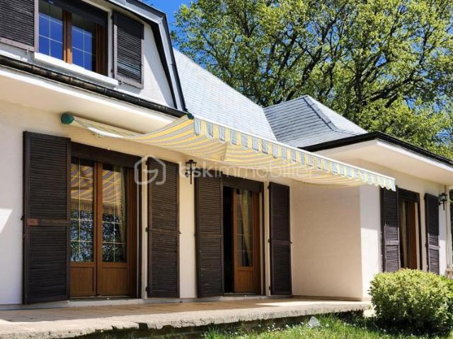 Pavillon indépendant de 126 m² avec sous sol complet