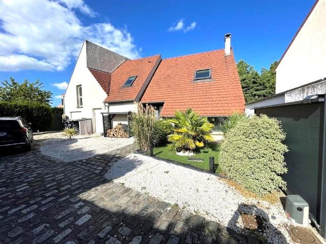 Pavillon indépendant spacieux et lumineux, sur un terrain de. 163m² La Queue en Brie