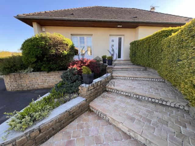 Pavillon individuel de 164 m2 à Prix lès Mézières