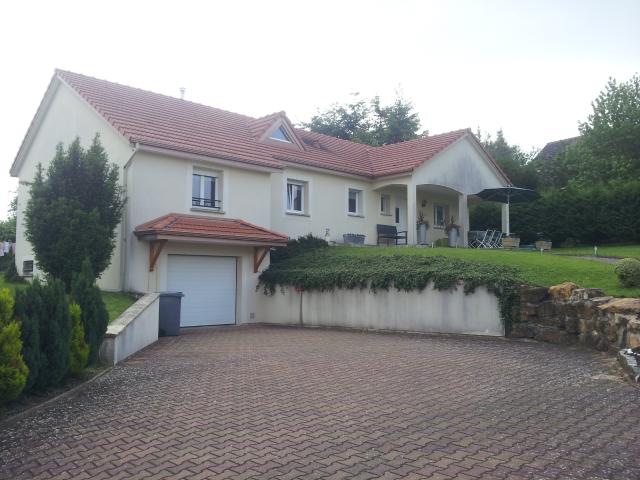 Pavillon individuel plain pieds sur plus de 1000m2 de terrain