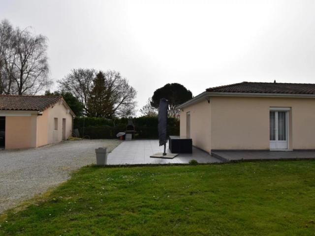 PAVILLON PLAIN PIED 4 CHAMBRES GARAGE PROCHE COMMERCES