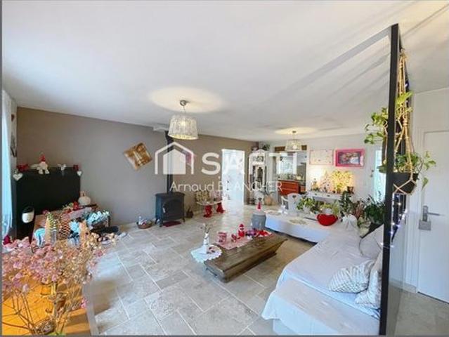 Maison familiale plain pied 5 chambres, 2 salles de bains, grande terrasse et piscine