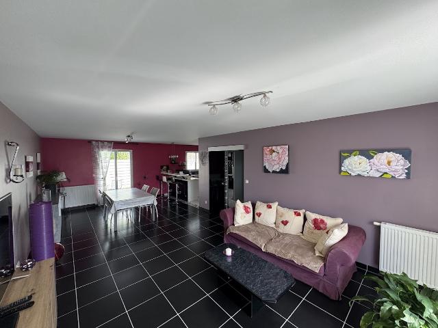 Pavillon récent plain pied T6 129m2 sur sous sol aménagé