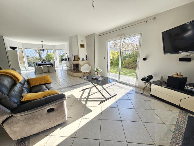 Pavillon sur sous col complet