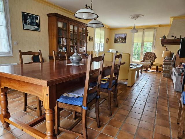 Pavillon sur sous sol 6 chambres