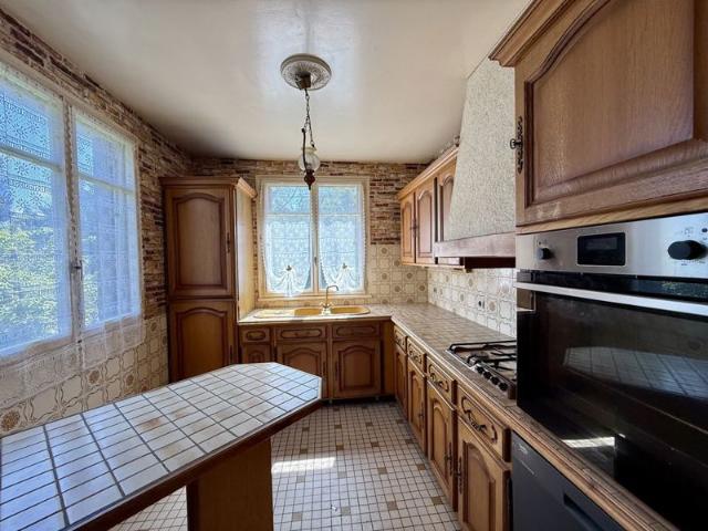 Pavillon sur sous sol, à vendre, Chenoise Seine et Marne