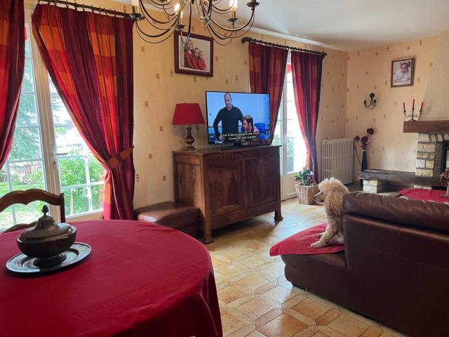 Pavillon sur sous sol de 188 m² avec hangar 188m² Coust