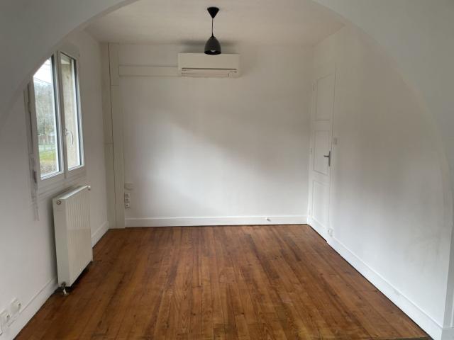 PAVILLON SUR SOUS SOL, Saint hilaire sur yerre