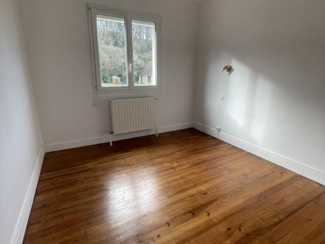 PAVILLON SUR SOUS SOL, Saint hilaire sur yerre
