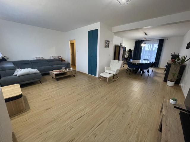 Pavillon sur sous sol rénové 137 m² 137m² Loudun