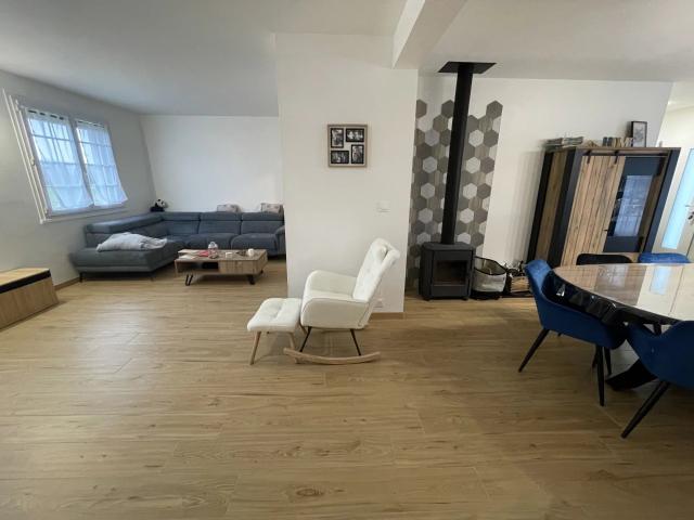 Pavillon sur sous sol rénové 137 m² 137m² Loudun