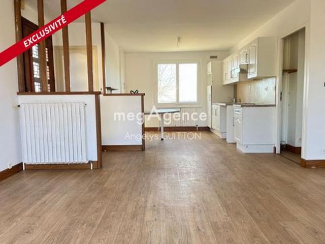 Pavillon sur sous sol total au calme Terrain clos 800 m2
