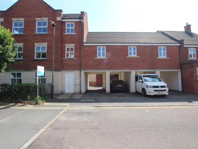Paxton, Bristol BS16 3 bed terraced house to rent £2,340 pcm £540 pw