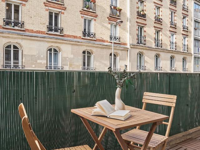 Pax 1 bedroom in Épinettes, Paris Amsterdam Apartments for Rent