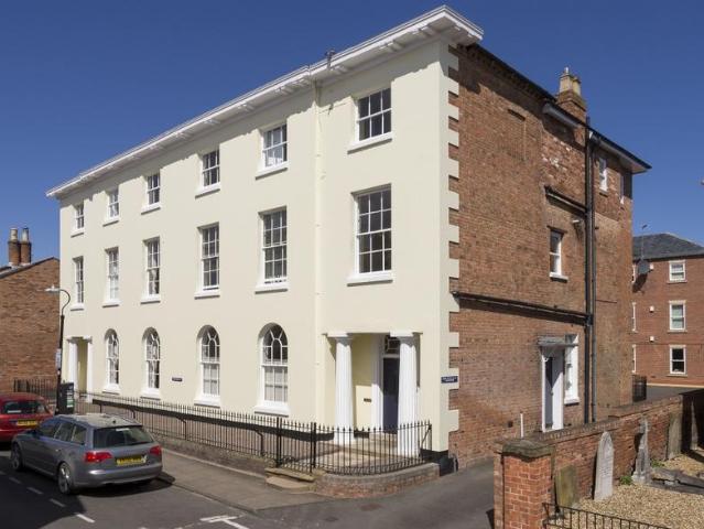 Payton Street Stratford upon Avon CV37 4 bed apartment to rent £2,750 pcm £635 pw