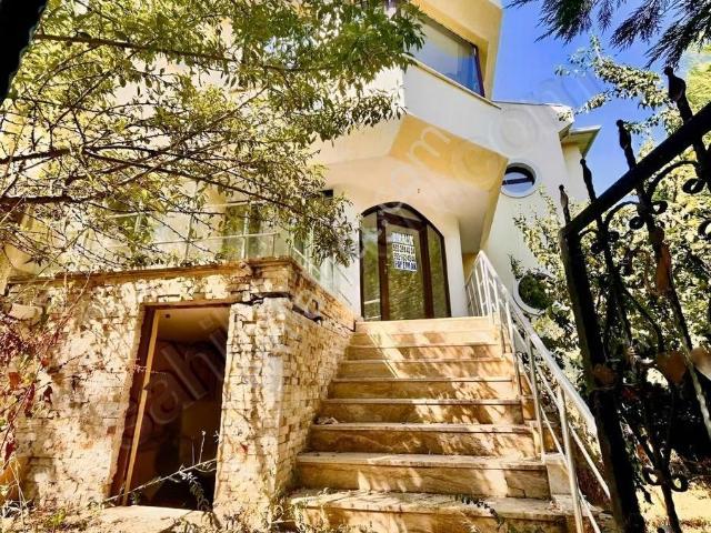 Pay Emlak'tan Kiralık Hamidiye Mahallesinde 4+1 Trıpleks Villa