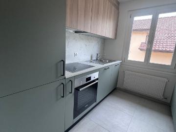 Payerne, zu vermieten, 4.5 Zimmer Wohnung, neu renoviert mit Balkon