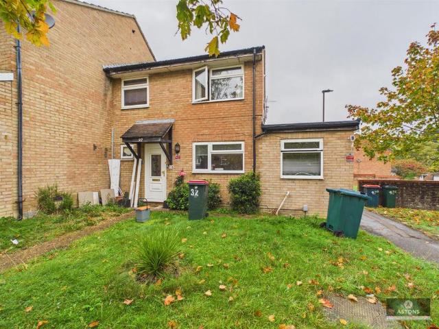 Payne Close, Crawley RH10 4 bed end of terrace house to rent £1,850 pcm £427 pw