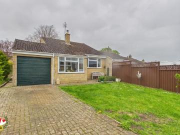 Paynes Meadow, Whitminster GL2, 2 bed bungalow to rent, £1,300 pcm | PrimeLocation