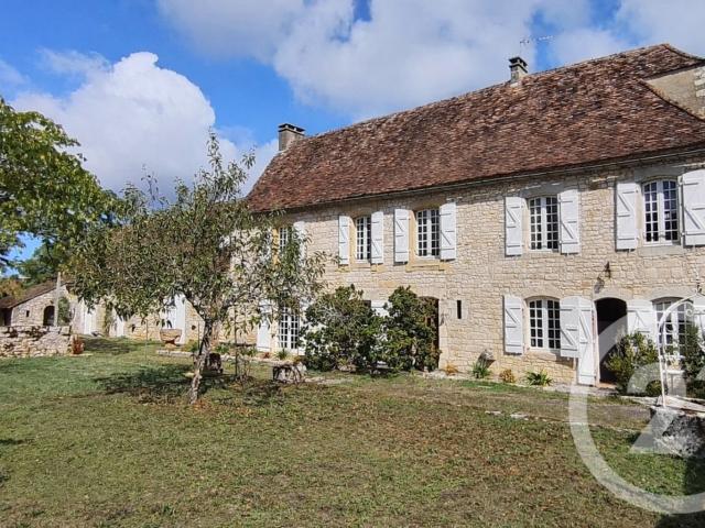Payrac centre, magnifique corps de ferme comprenant une mais. 200m² Payrac