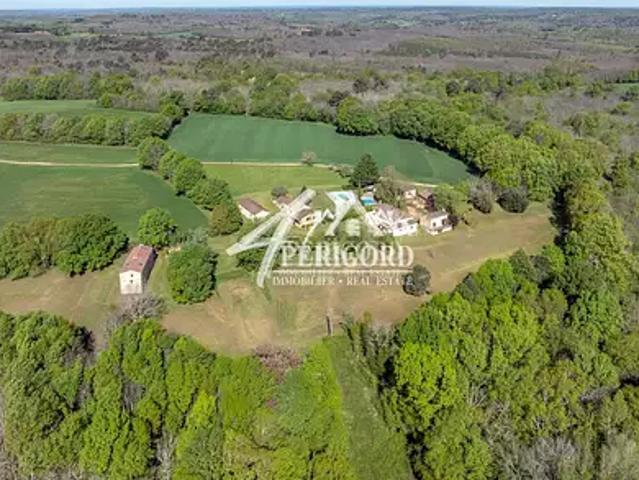 Pays de Belvès 24170 Achat / Vente maison 26 pièces t26 terrasse