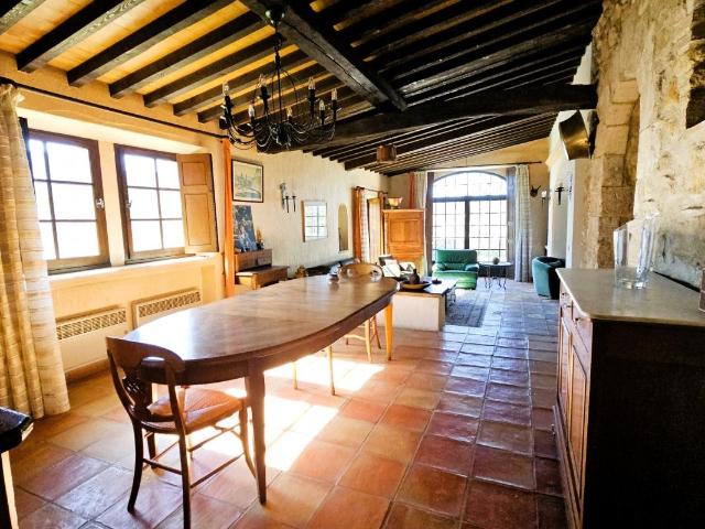 Pays de Forcalquier Maison en pierres 250 m2 sur 3900 m2 256m² Saint Maime