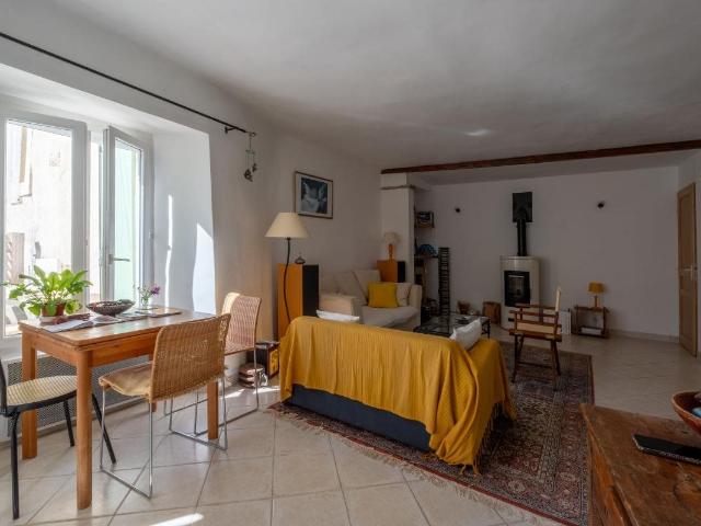 Pays de Forcalquier – Fontienne Charmante maison de village. 88m² Fontienne