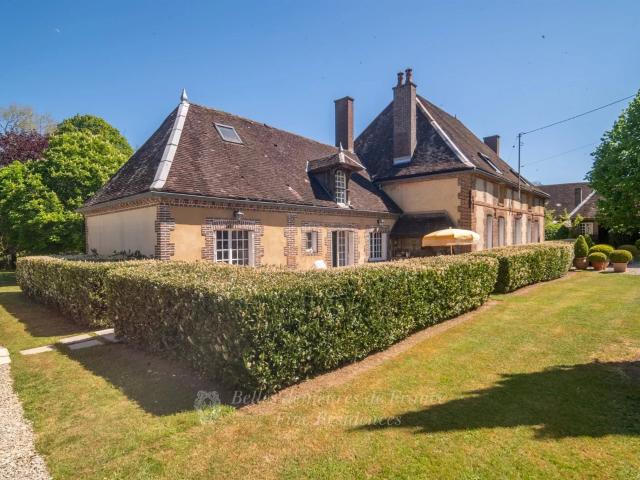 Pays d'Othe, charmante demeure nichée dans la vallée. 350m² Aix Villemaur Pâlis