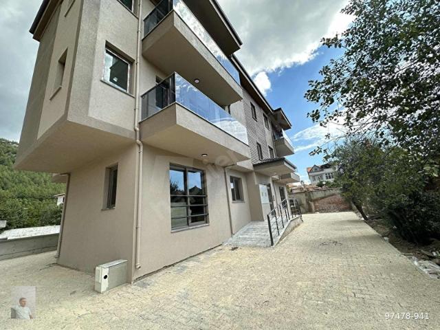 Pazar Yeri Arkası Geniş 2+1 Sıfır Lüx 2 Balkon Full Manzaralı