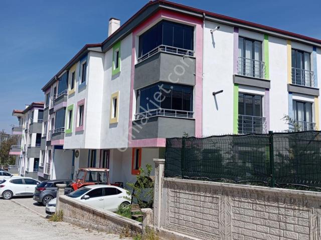Pazar Merkezde Satılık 3+1 Boşş Daire, 120 M², Site İçinde, Krediye Uygun