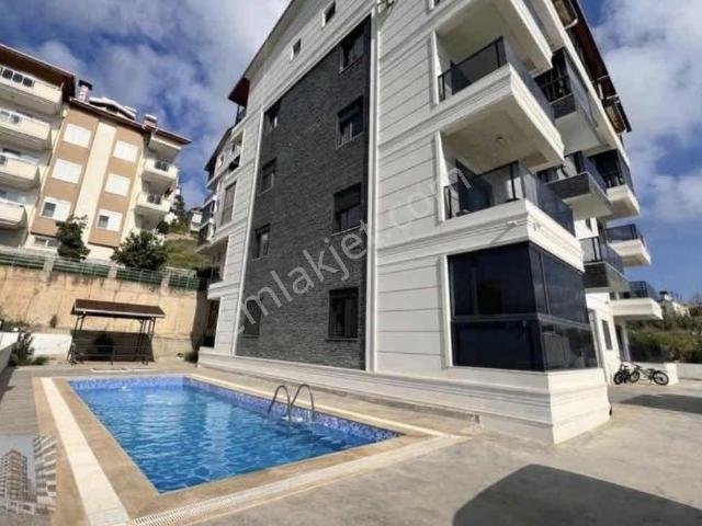 Pazarcı Mahallesi Havuzlu 1+1 Kiralık Daire