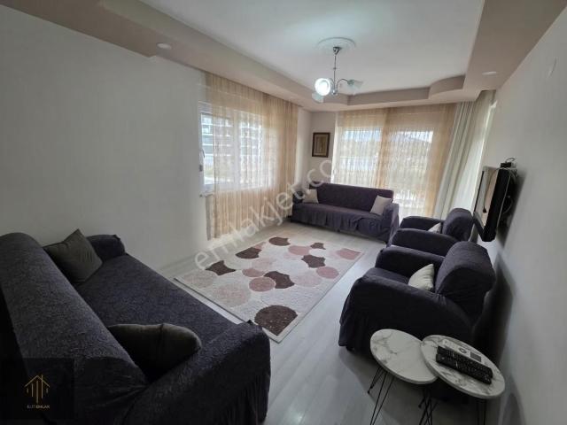 Pazarcı Mahallesinde Satılık 2+1 Ayrı Mutfak Eşyalı Daire