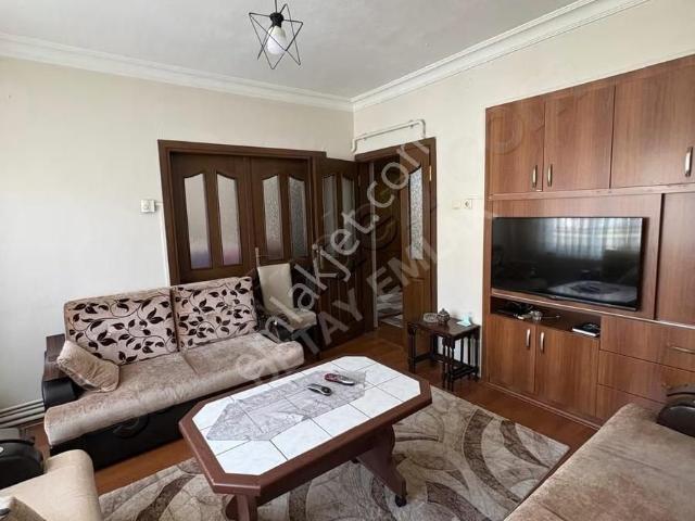 Pazartesi Pazarında 3+1 Çarşı Merkeze Yakın Daire