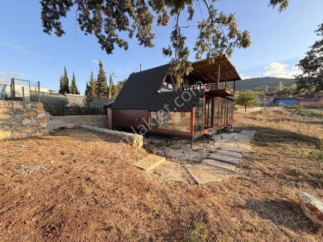 Pazaryerine 5 Dk 565 M² Arsa Ve Ruhsatlı 130 M² Ahşap Ev