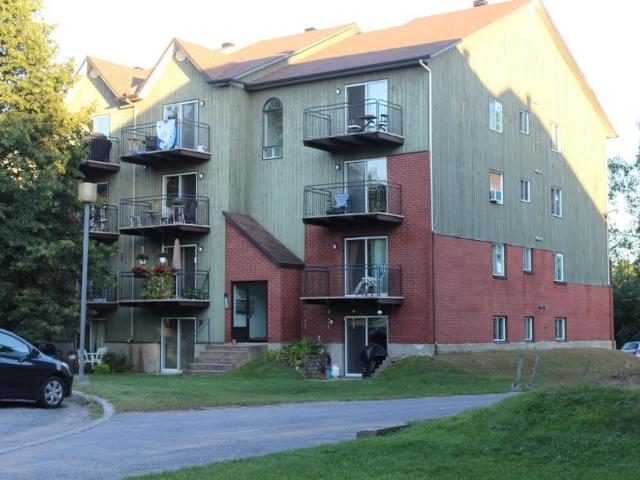 PE Trudeau grand 5½ Secteur splendide ! disponible 1 Octobre 2026