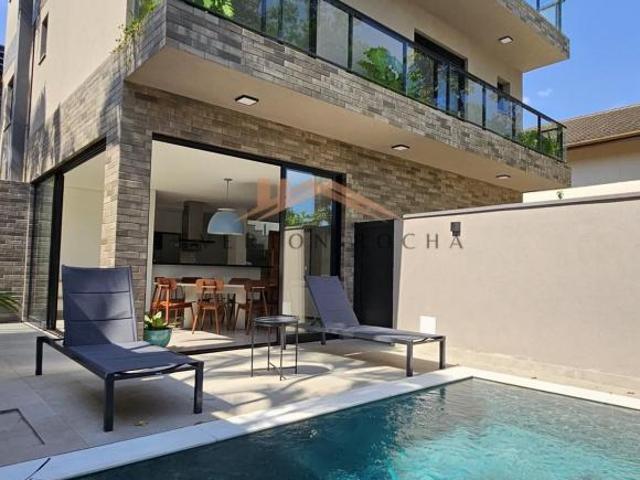 Pé na areia Casa nova com vista para as ilhas com 5 suítes e piscina privativa