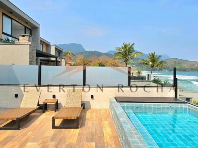 Pé na areia Casa em condomínio town house com 4 suítes e piscina